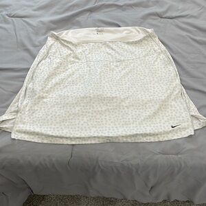 Nike White Subtle Pattern Athletic Skort